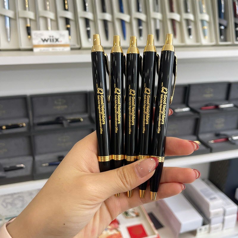 WiixArt miễn phí dịch vụ khắc tên cá nhân hóa làm quà tặng