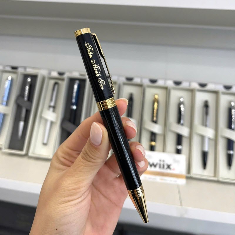 Parker là thương hiệu sang trọng, thích hợp làm quà tặng cao cấp